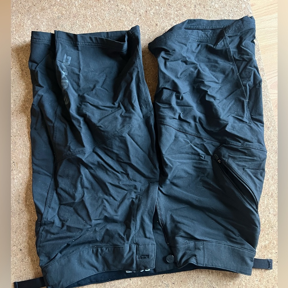 Dakine men’s mtb shorts size medium (32-33)
